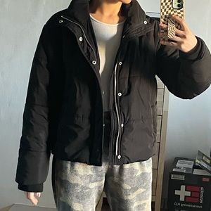 Black RVCA light puffer jacket. Size Small.